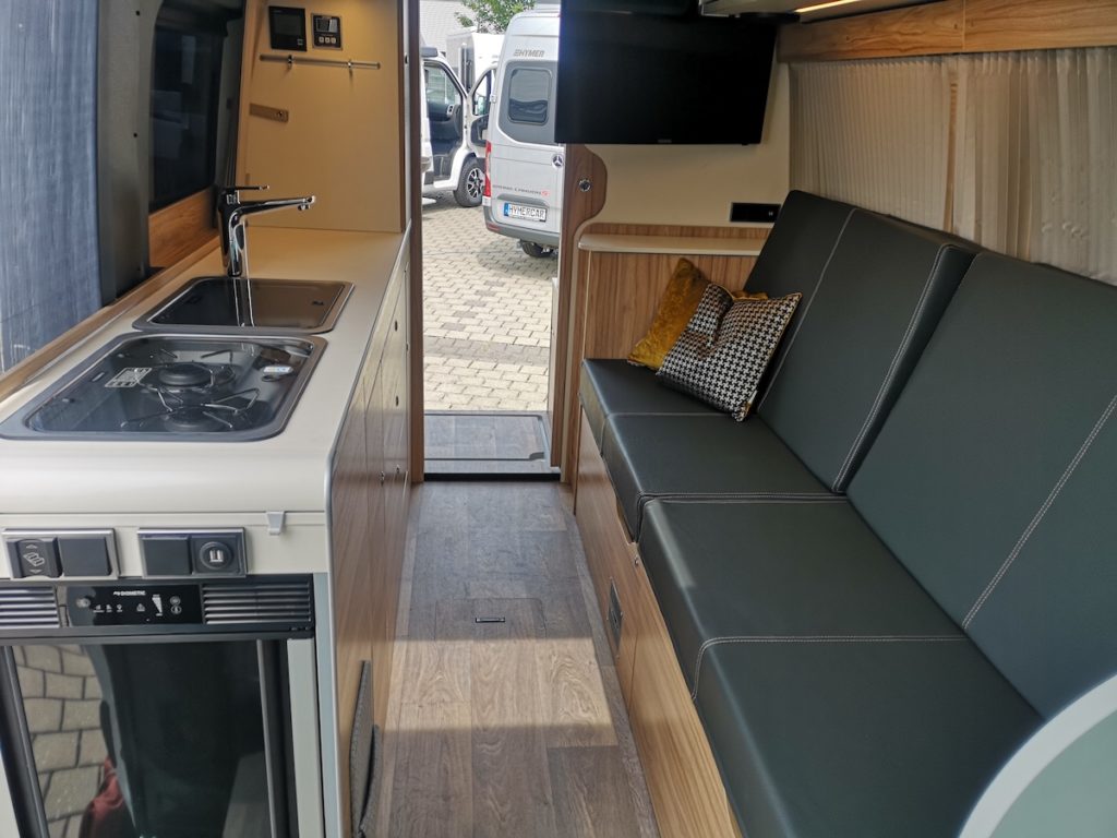 Allradcamper Hymer DuoCar S Innenansicht