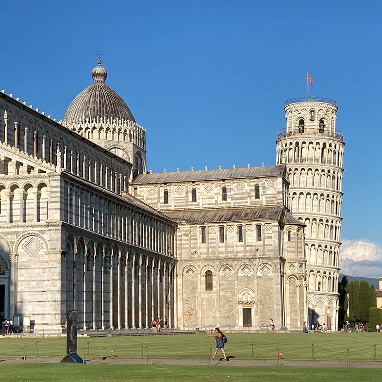 Der schiefe Turm von Pisa steht nur knapp 4 Grad schief