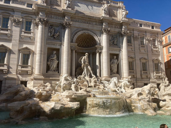 Hunderte Jahre alt - der Trevi-Brunnen in Rom