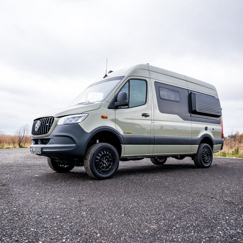 Der Spirit 4x4 von Rhön Camp ist ein Allradcamper für zwei Personen