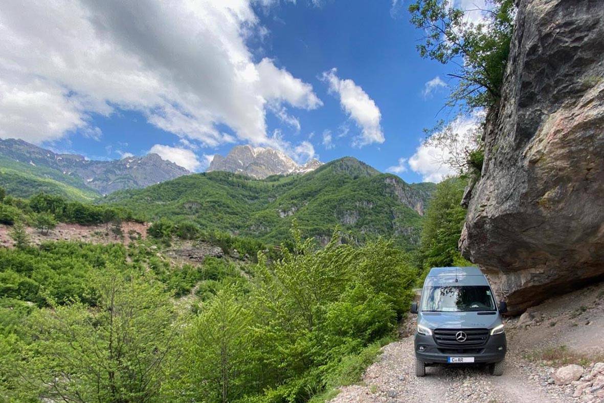 Teth Gebirge Albanien Alpen mit Allrad-Camper