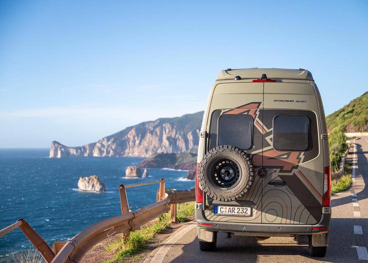 Der ATACAMA 4x4D ist nicht nur auf Sardinien der Offroad-Camper für die ganze Familie.